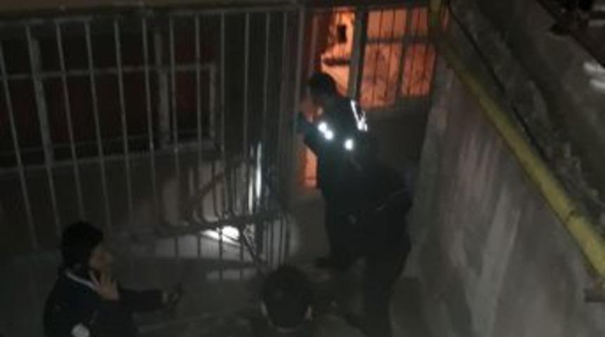 5 G&uuml;nd&uuml;r Haber Alınamayan Yaşlı Kadın Evinde &Ouml;l&uuml; Bulundu