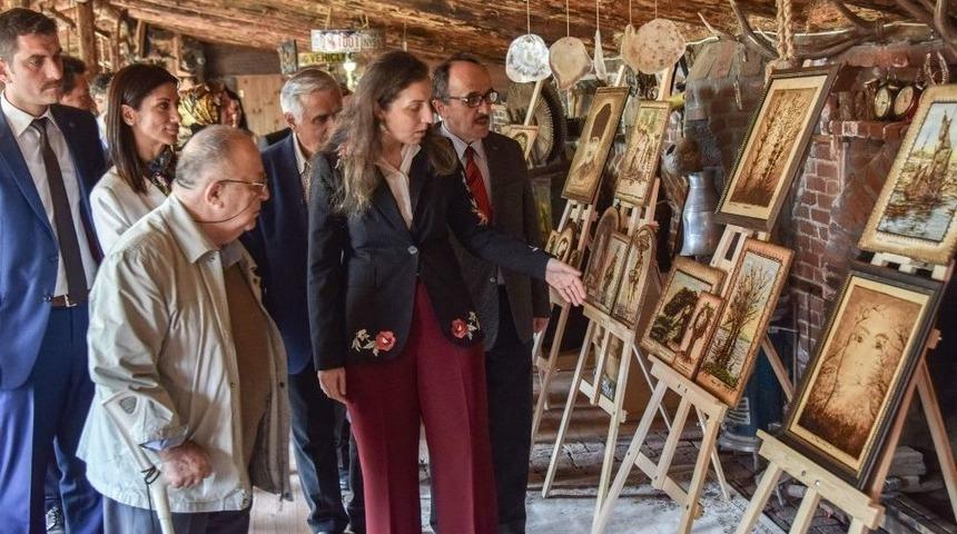 D&uuml;nya Parkinson G&uuml;n&uuml;ne &Ouml;zel Etkinlik