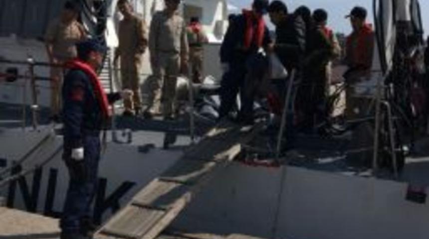 Kuşadası K&ouml;rfezi&rsquo;nde 72 Ka&ccedil;ak G&ouml;&ccedil;men Yakalandı