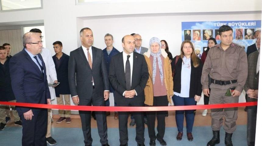 Şehit Ulaş A&ccedil;ıkg&ouml;z&rsquo;&uuml;n Adı Salona Verildi