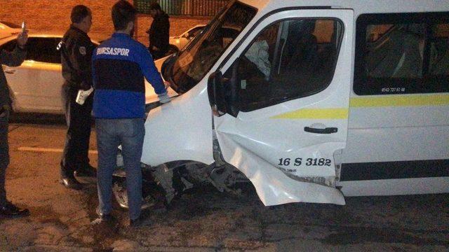 Alkollü Sürücü Kaza Yapınca Kendini Yere Attı