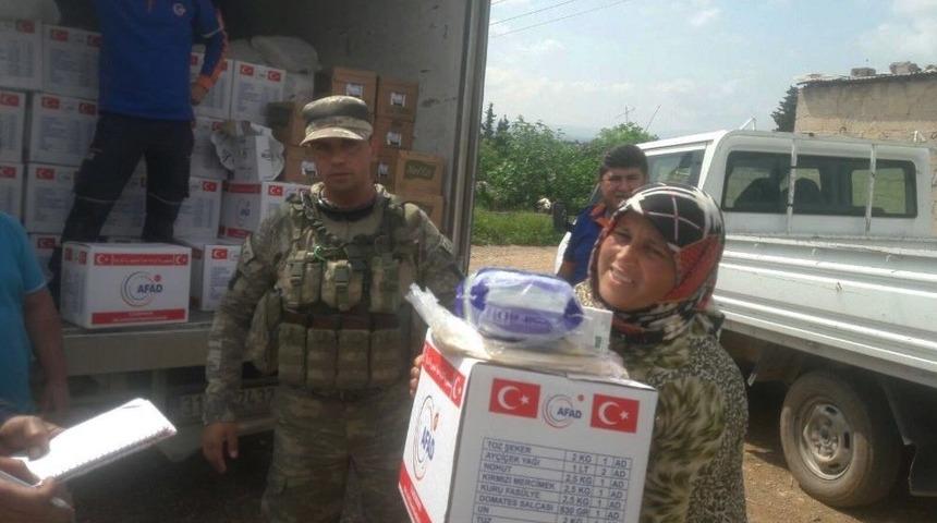 Tsk&rsquo;dan Afrin Halkına Gıda Ve Temizlik Malzemesi Yardımı