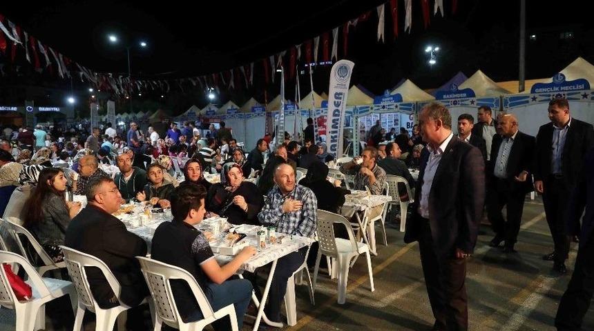 Bağcılar&rsquo;da Sahurda T&uuml;rkiye Sofrası Kuruldu