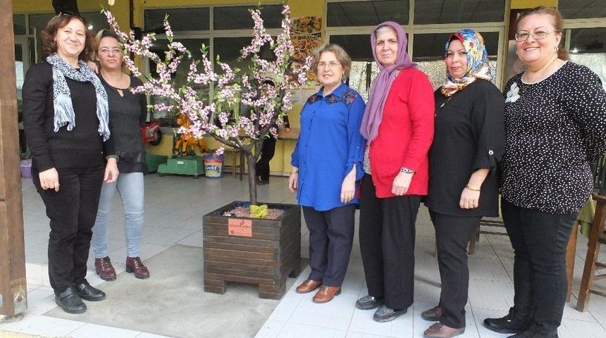 İğne Oyasından Yapılan Ağa&ccedil; Guinness Yolunda