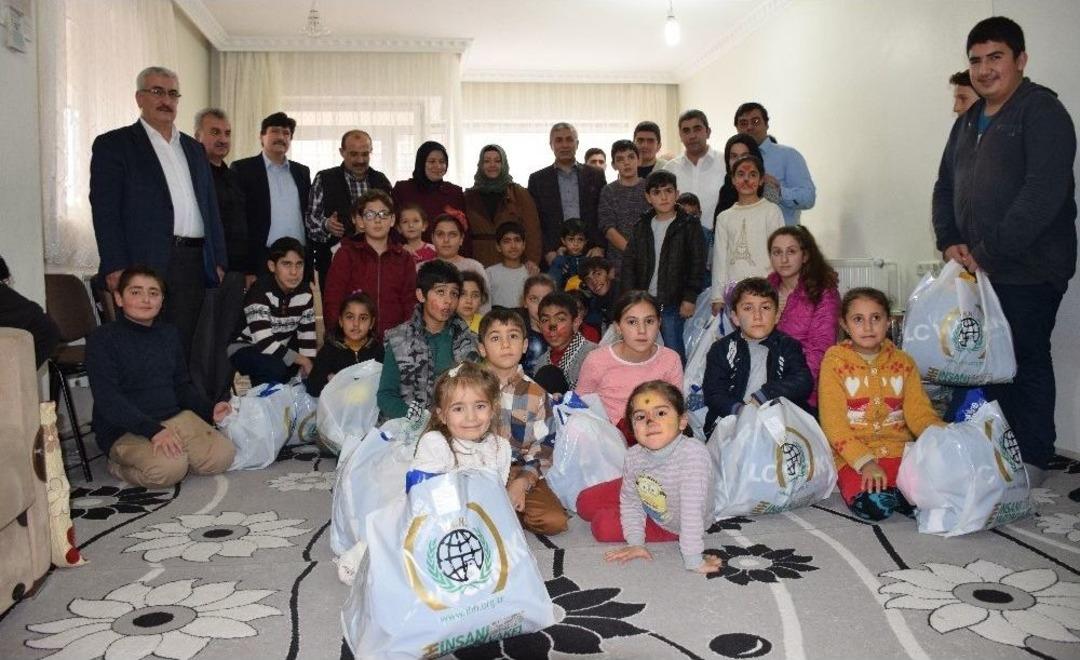 Bitlis&rsquo;te 386 Yetim Giydirildi