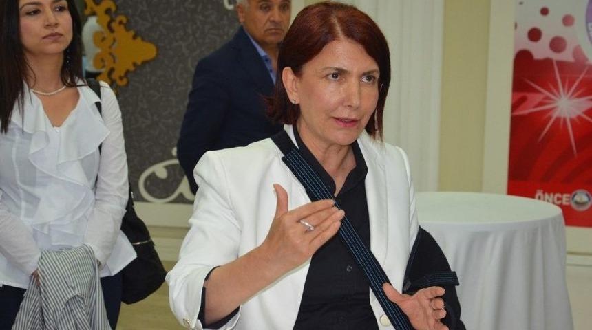 Avcılar Belediye Başkanı Handan Toprak Benli Esnafla Bir Araya Geldi