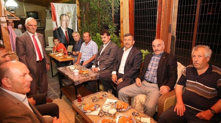 Başkan Karabacak, &ldquo;emeklilerimizin Y&uuml;z&uuml; Ak Parti İle G&uuml;l&uuml;yor&rdquo;