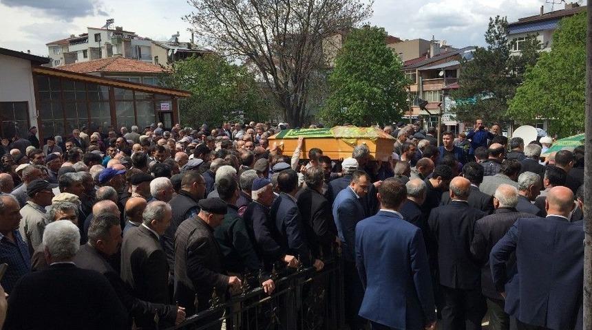 &Ouml;l&uuml; Bulunan Y&uuml;ksek Lisans &Ouml;ğrencisi K&uuml;bra Toprağa Verildi