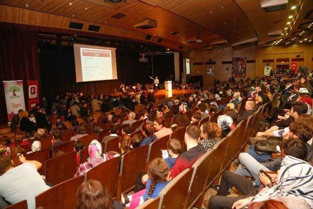 Boş Koltuk Bulamayınca Programı Sahneden İzlediler