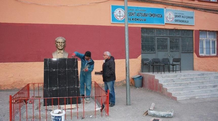 Muğlalı Vatandaş, Sınırın Sıfır Noktasındaki Atat&uuml;rk B&uuml;stlerini Onarıyor