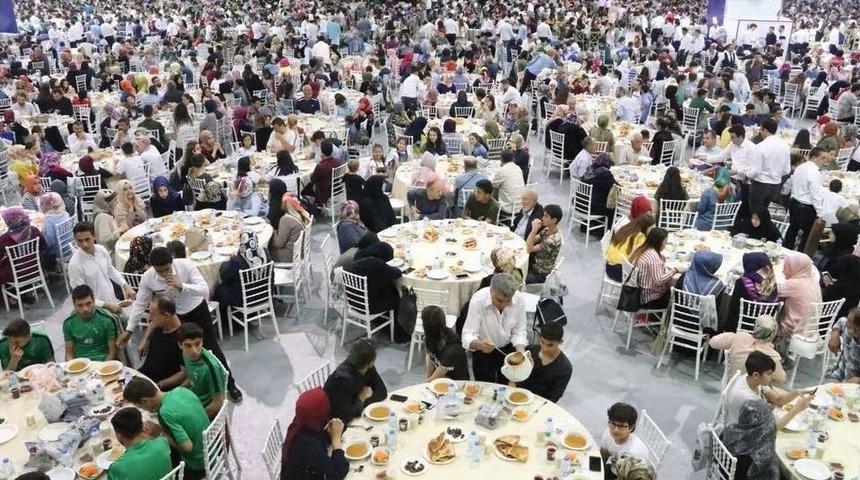 Başkan Karaosmanoğlu, "gelecek Sizin Omuzlarınızda Yükselecek"