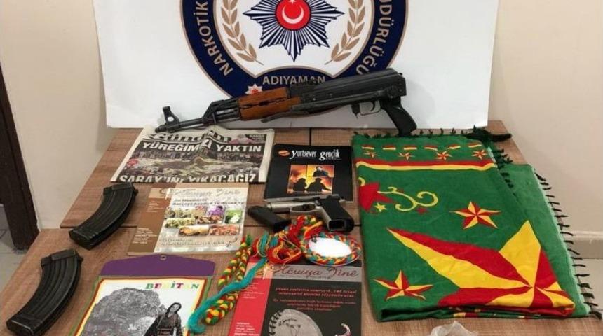 Uyuşturucu Operasyonunda Ter&ouml;r &Ouml;rg&uuml;t&uuml;n&uuml;n Dok&uuml;manları Ele Ge&ccedil;irildi