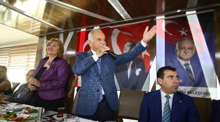 Başkan Karabağ, Kadınlarla Bir Araya Geldi