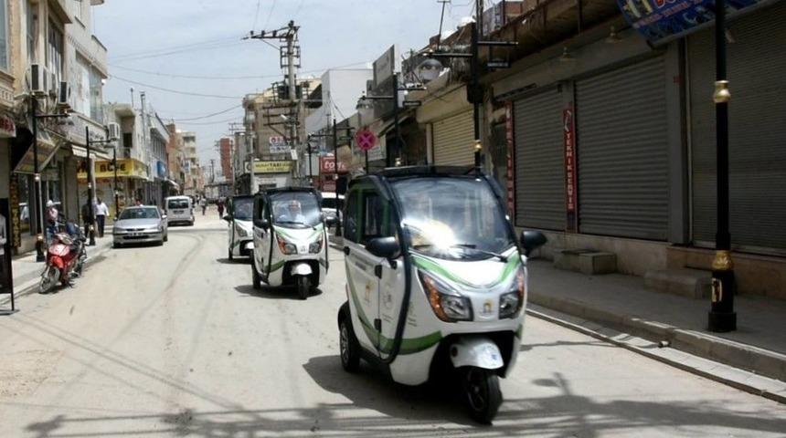 Nusaybin Belediyesi G&uuml;neş Enerjisi İle &Ccedil;alışan 3 Ara&ccedil; Aldı