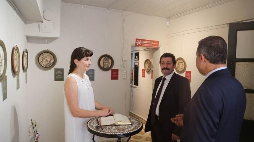 Vali Tavlı, Troya Mozaikleri At&ouml;lyesini Ziyaret Etti