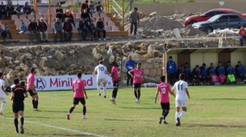 İzmir S&uuml;per Amat&ouml;r Lig: Fo&ccedil;a Belediyespor: - Bornova 1881: 0