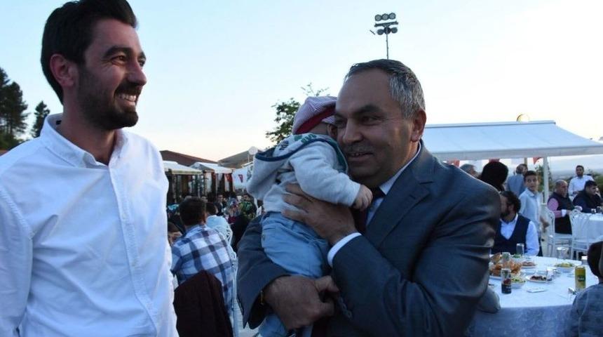 D&uuml;zce Belediye Personeli İftarda Buluştu