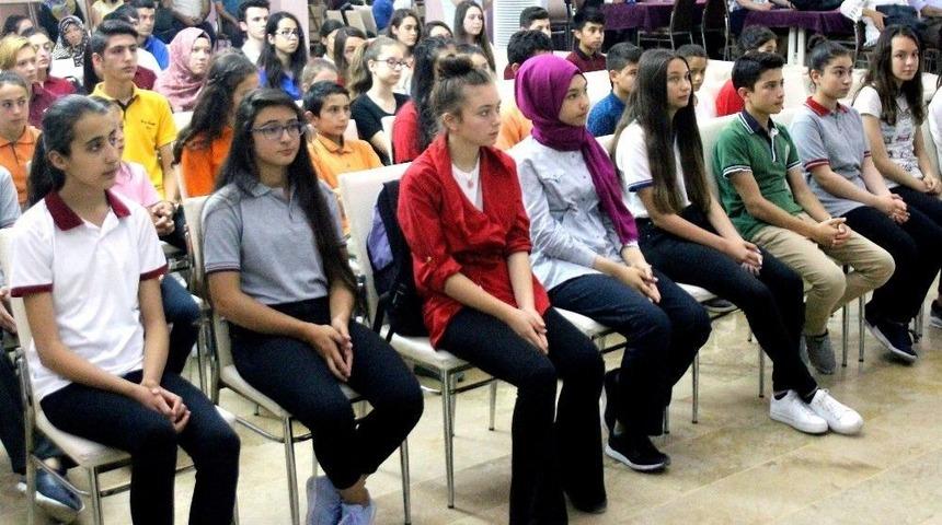 Menteşe&rsquo;de Yılın &Ouml;ğrencileri &Ouml;d&uuml;llendirildi