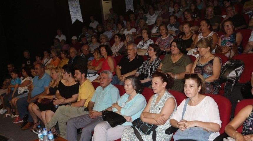 Kuşadası Belediyesi&rsquo;nden Nazım Hikmet&rsquo;i Anma Konseri