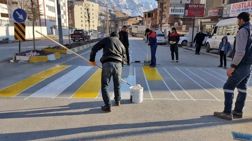 Hakkari Belediyesi Yol &Ccedil;izgi Uygulaması Başlattı