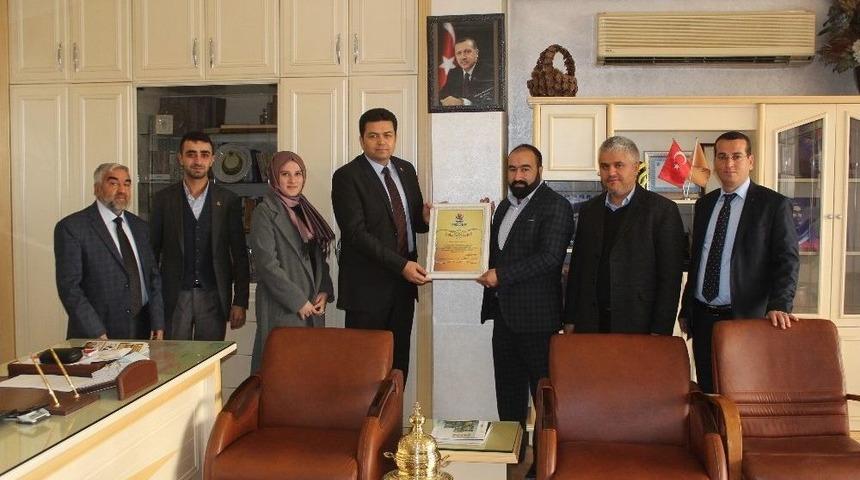 Menderes Karaduman&rsquo;a Onursal Başkanlık G&ouml;revi