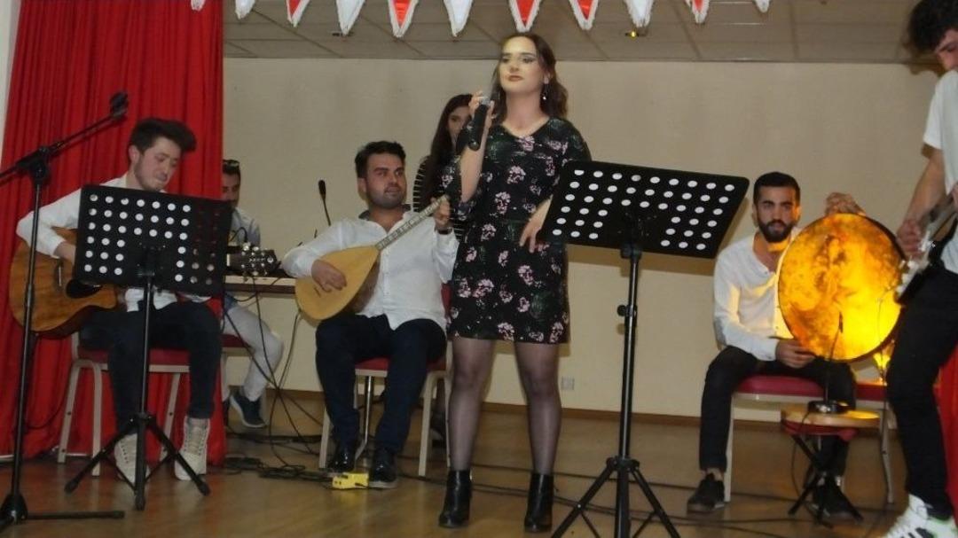 &Uuml;niversiteli Gen&ccedil;ler, Sınavlar &Ouml;ncesi Moral Depoladı