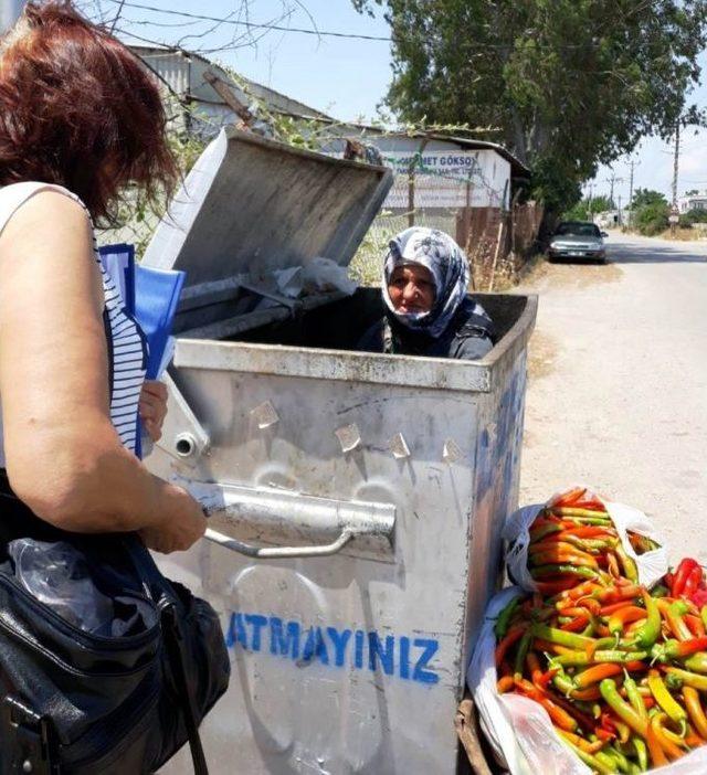 70’lik Nine, Ekmeğini Çöpten Çıkarıp Yardımı Reddetti