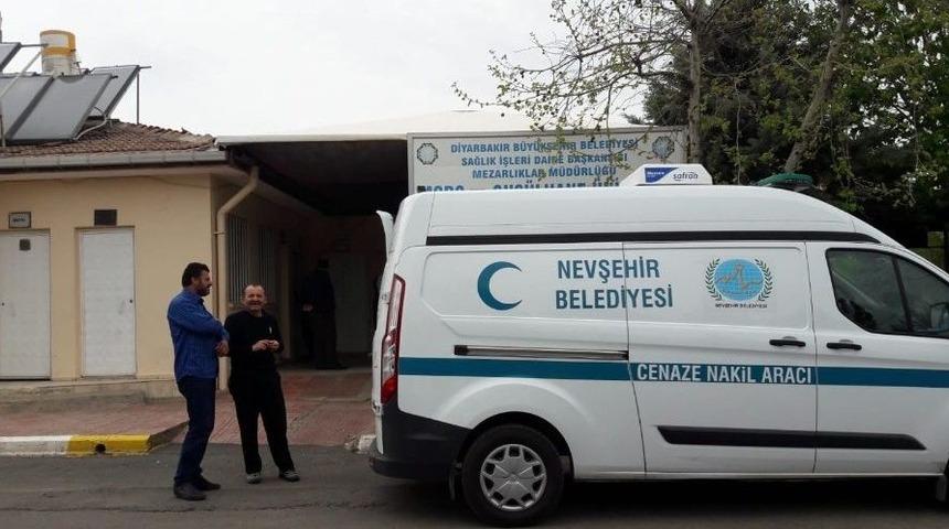 &Ouml;l&uuml; Bulunan &Ouml;ğretim G&ouml;revlisinin Cenazesi Diyarbakır&rsquo;a Getirildi