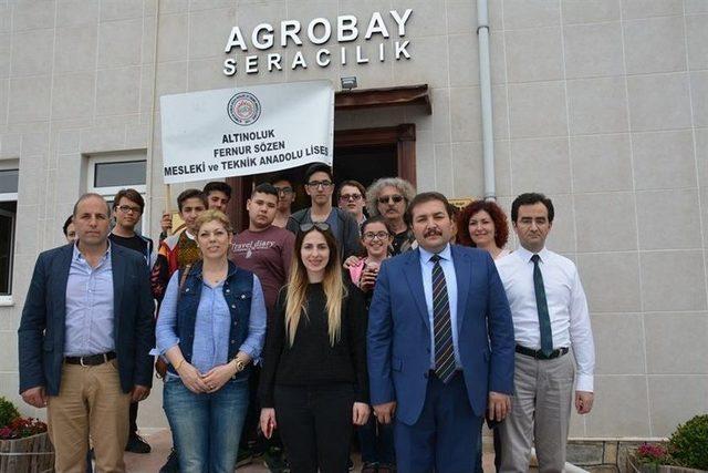 Edremitli &Ouml;ğrencilerin &Ccedil;iftlik Gezisi 1