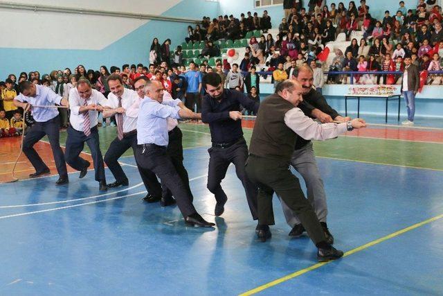 Yahyalı&rsquo;da &Ccedil;ocuklar Oyun Şenliğinde Doyasıya Eğlendi 1