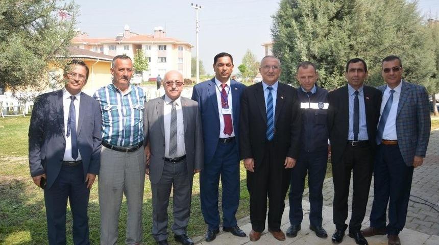 Romanlar Kendi G&uuml;nlerinde G&ouml;n&uuml;llerince Eğlendi