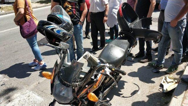 Samsun’da Kamyonet İle Motosiklet Çarpıştı: 1 Yaralı