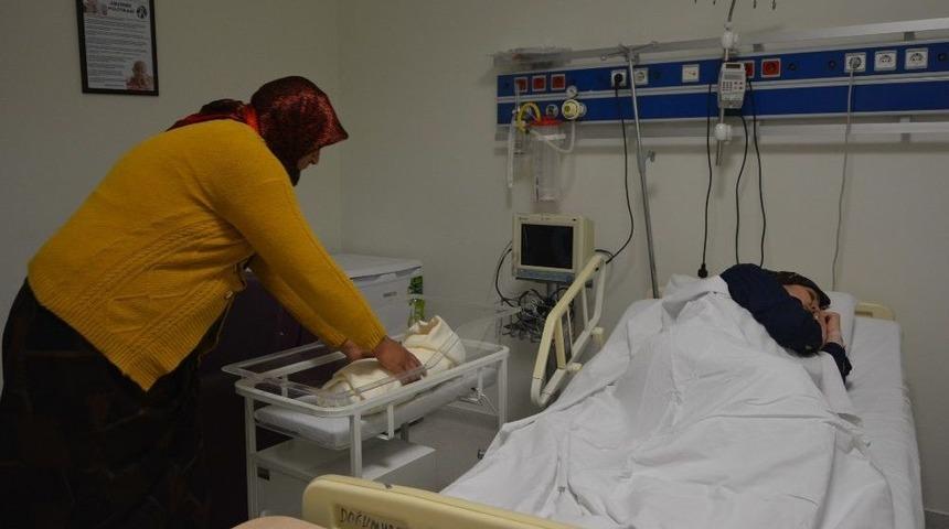 Hastanede Ger&ccedil;eğini Aratmayan &lsquo;bebek Ka&ccedil;ırma&rsquo; Tatbikatı