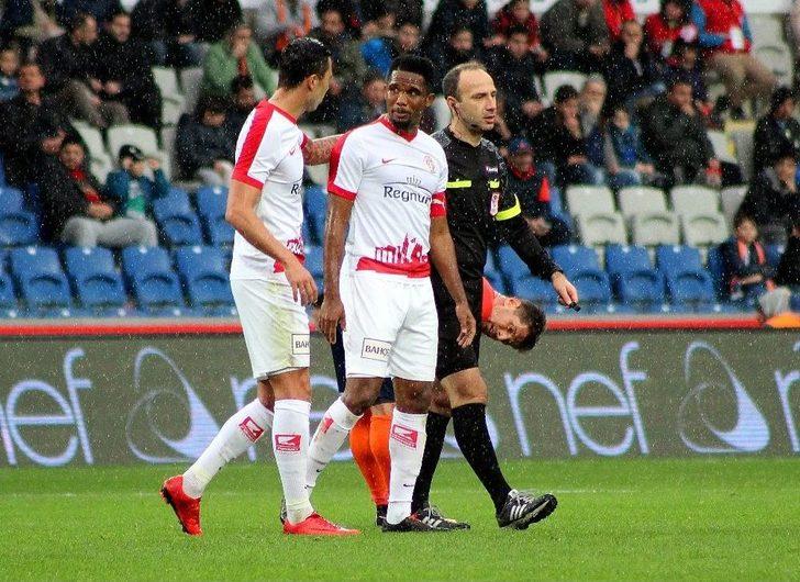 Süper Lig: Medipol Başakşehir: - Antalyaspor: 1 (ilk Yarı) G5