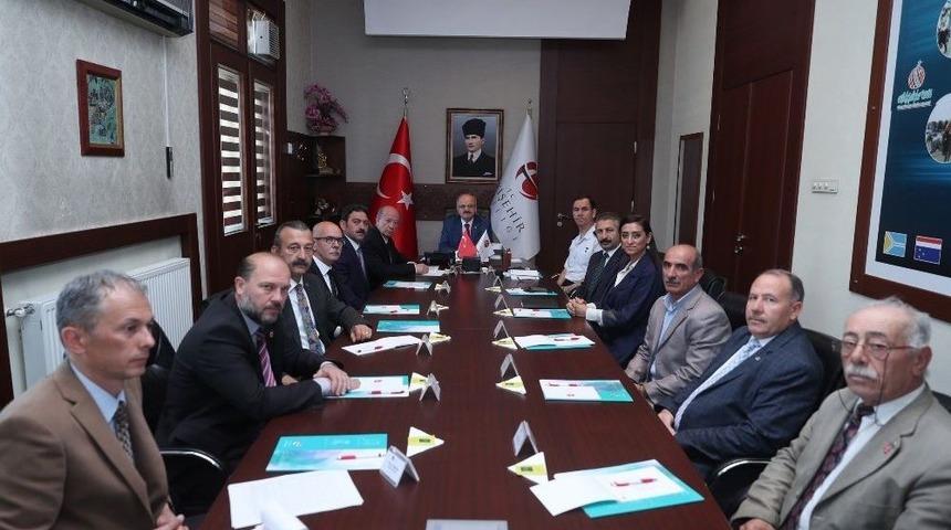 Vali &Ccedil;akacak, Siyasi Parti İl Başkanları İle Bir Araya Geldi