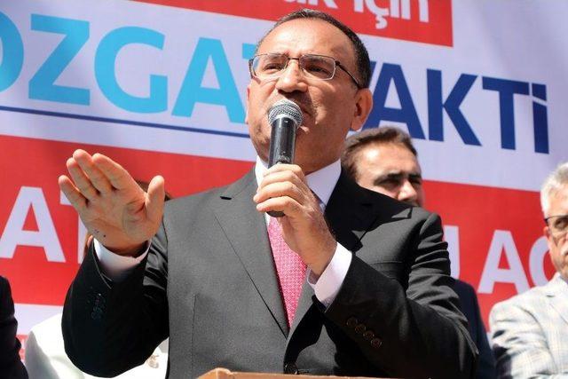 Bekir Bozdağ: 