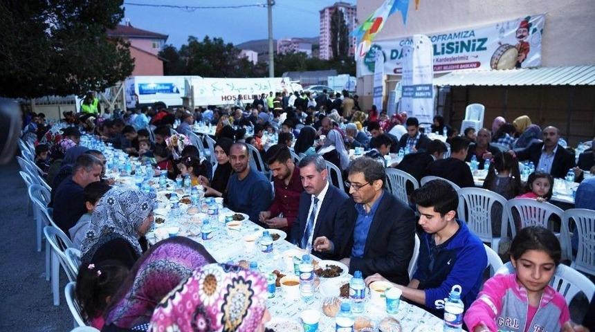 Yeşilyurt Belediyesi İftarda Suriyeli Aileleri Ağırladı