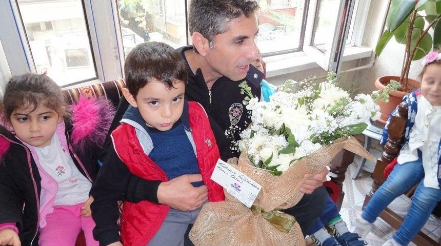 Şirinler Akademisi&rsquo;nin &Ccedil;ocukları Polis Haftası Kutladı