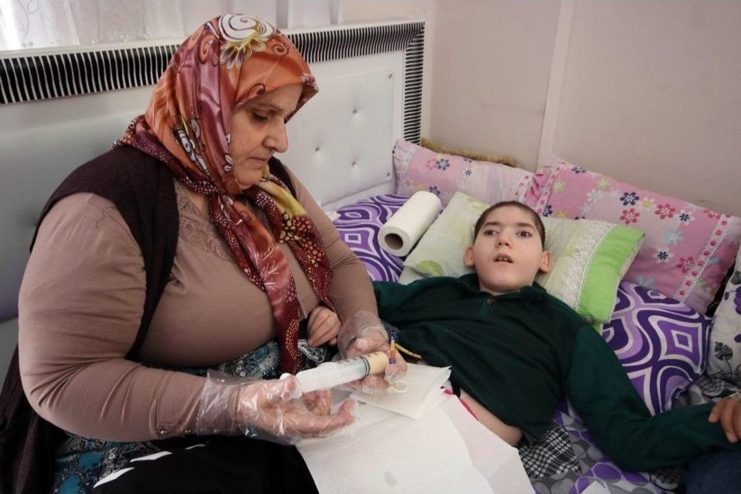 19 Yıldır Kendi Evladı Gibi Baktığı Enes&rsquo;i Cenazesinde De Yalnız Bırakmadı