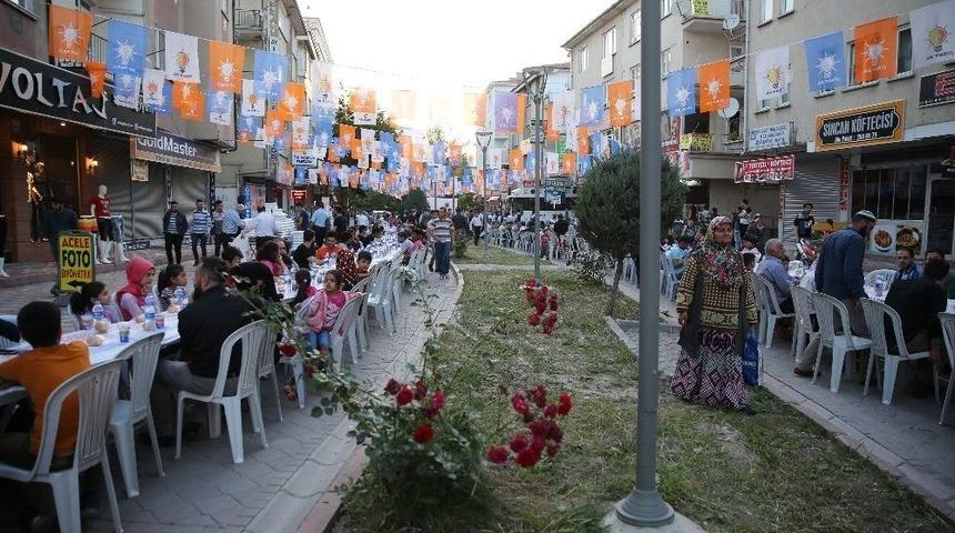 Sincan Belediye Başkanı Ercan, Esnafla İftarda Buluştu