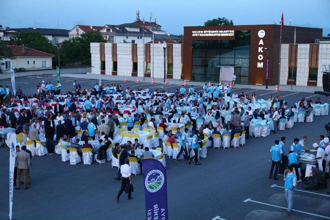 Başkan To&ccedil;oğlu, Yerel K&uuml;lt&uuml;r Dernkelerinin İftarına Katıldı