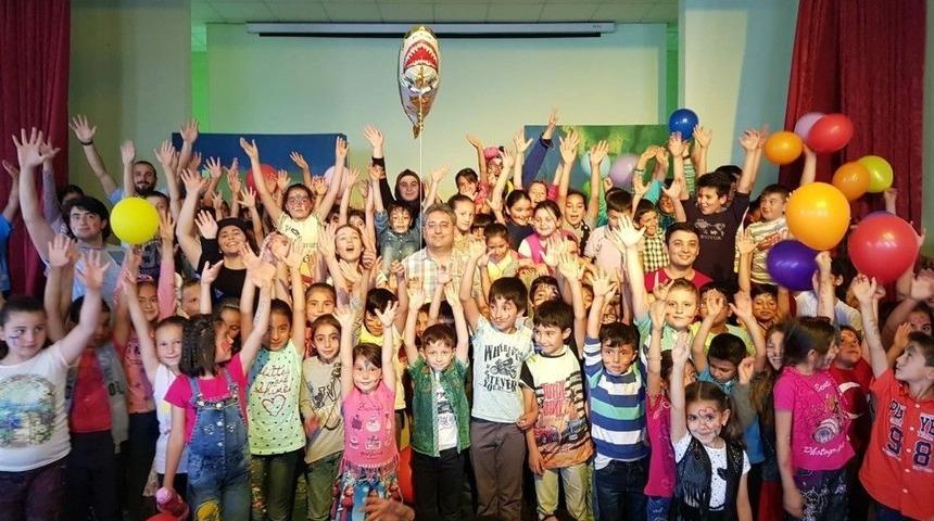 &Ccedil;at Belediye Başkanı Duru&rsquo;dan &Ouml;ğrencilere Karne Hediyesi