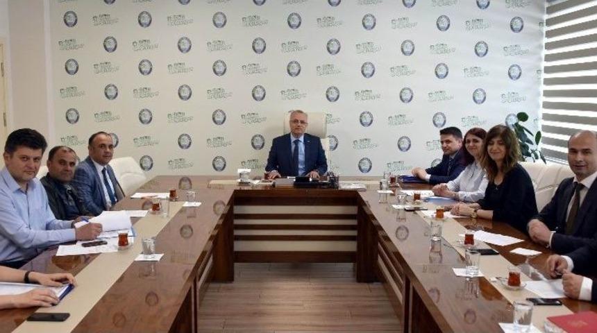 Salihli&rsquo;de Yeni Enc&uuml;men &Uuml;yeleri İlk Kez Toplandı