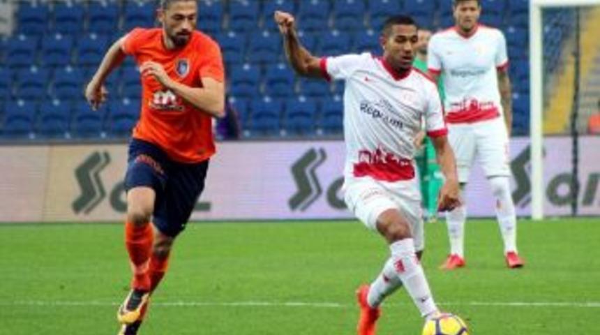 Mehmet Batdal&rsquo;a Taraftarlardan Tepki