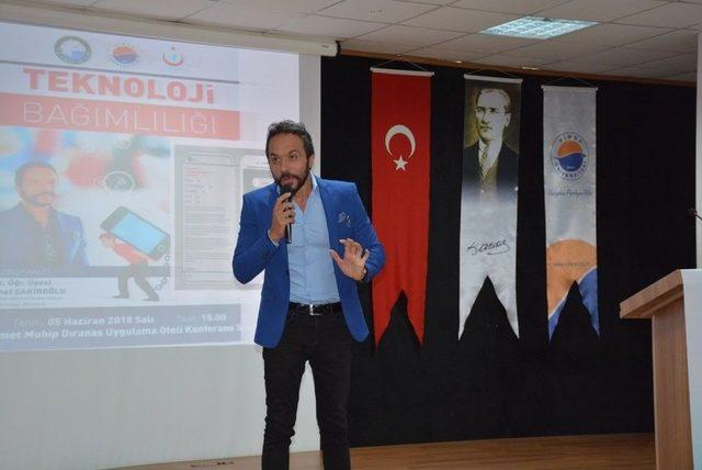 Sinop’ta Teknoloji Bağımlılığı Konferansı