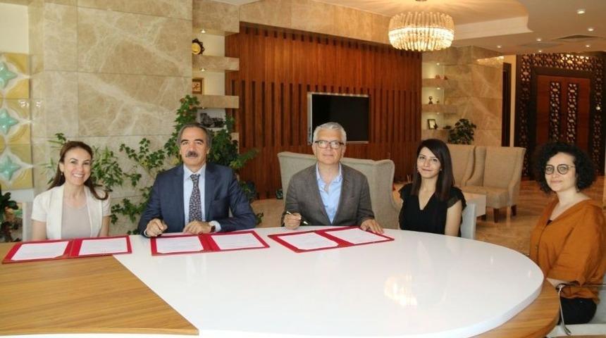 N&uuml;k&ccedil;am Kadın &Ccedil;alışmalarını G&uuml;&ccedil;lendirecek