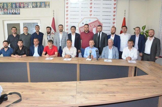 İnegölspor’da Ertekin İmzayı Attı