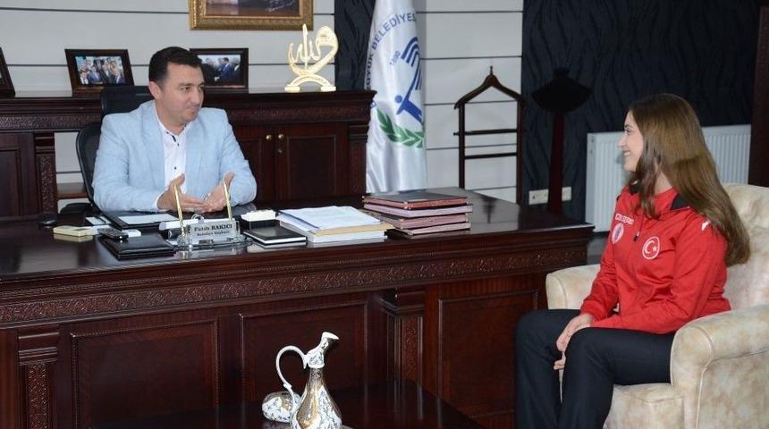 Boz&uuml;y&uuml;kl&uuml; Sporcu Tokyo&rsquo;da &Uuml;lkemizi Temsil Edecek