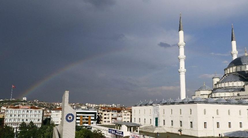 Ankara Semalarındaki Gökkuşağının Görsel Şöleni