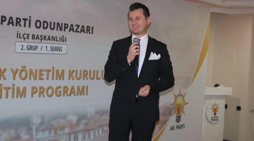 Ak Parti Odunpazarı Teşkilatı&rsquo;nda 2 Bin 300 Sandık G&ouml;revlisine Eğitim
